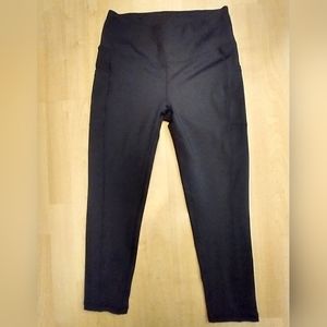 Beverly Hills Polo Club Women's Cropped Black Leggings w/ pockets  Medium EUC